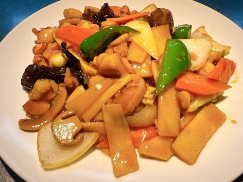 Stir-fried chicken and cashew nuts/sweet and sour pork each