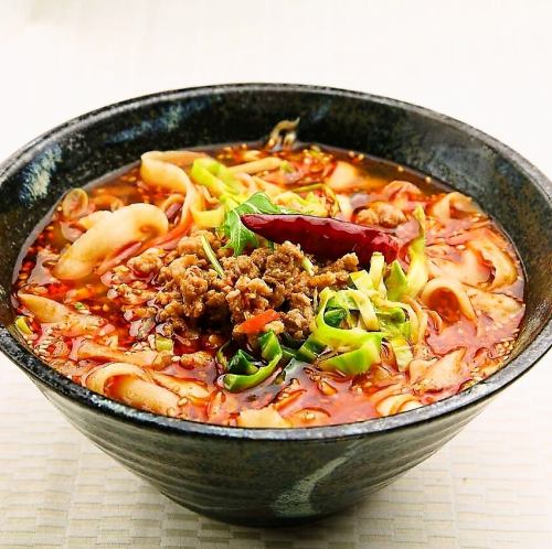 タンタン刀削麺