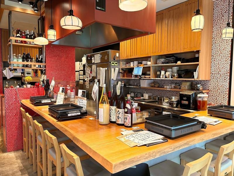 カウンターの様子。20歳以下のお客様がいらっしゃる場合こちらのお席はご利用いただけません。