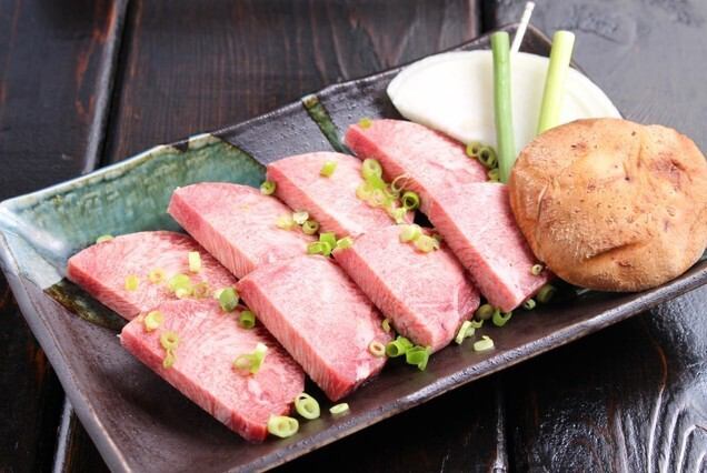 【有包间】本店备有来自全国各地的精选内脏,种类丰富,值得信赖。欢迎与家人或朋友一同前来。