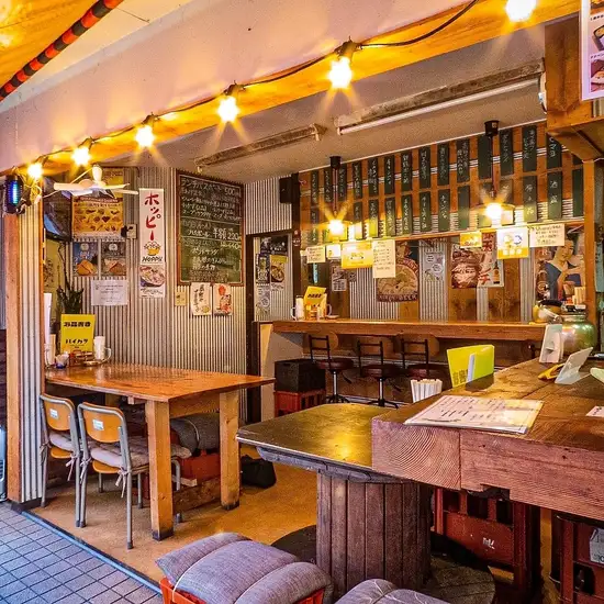 昼間からおいしい唐揚げとお酒を楽しめるお店◎