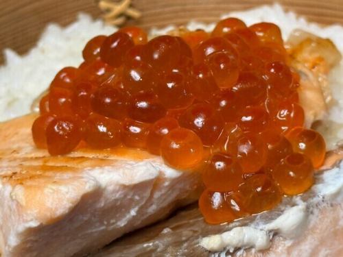 三文鱼和三文鱼籽饭