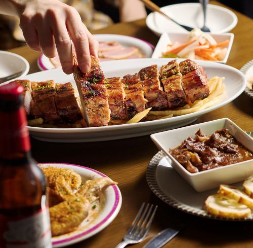 貸切・各種宴会にも人気【特大スペアリブ 800g】…お店の看板メニュー!