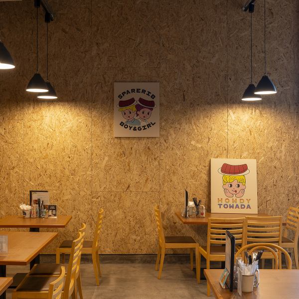 【おしゃれなテーブル席】ブルックリンにあるオシャレなカフェをイメージ。倉庫を改装した開放的な店内は雰囲気も◎人数にあわせてテーブルがレイアウト可能なので、あらゆるシーンにご対応します。TVモニター・音響設備もあり、貸切も大歓迎!!