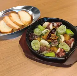 蒜蓉章鱼配青森蔬菜