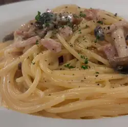 蘑菇培根奶油意面
