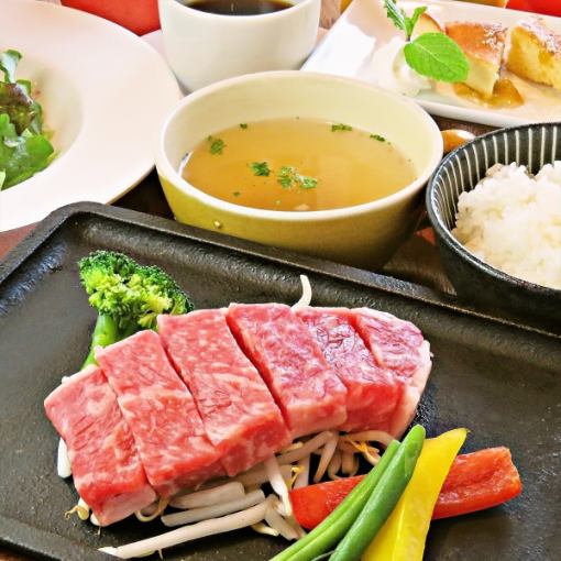 [ランチ]【ステーキランチ】 国産牛リブロースステーキ2600円