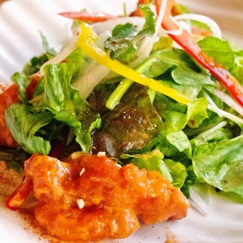 たっぷり野菜とプリプリ海老のサラダ