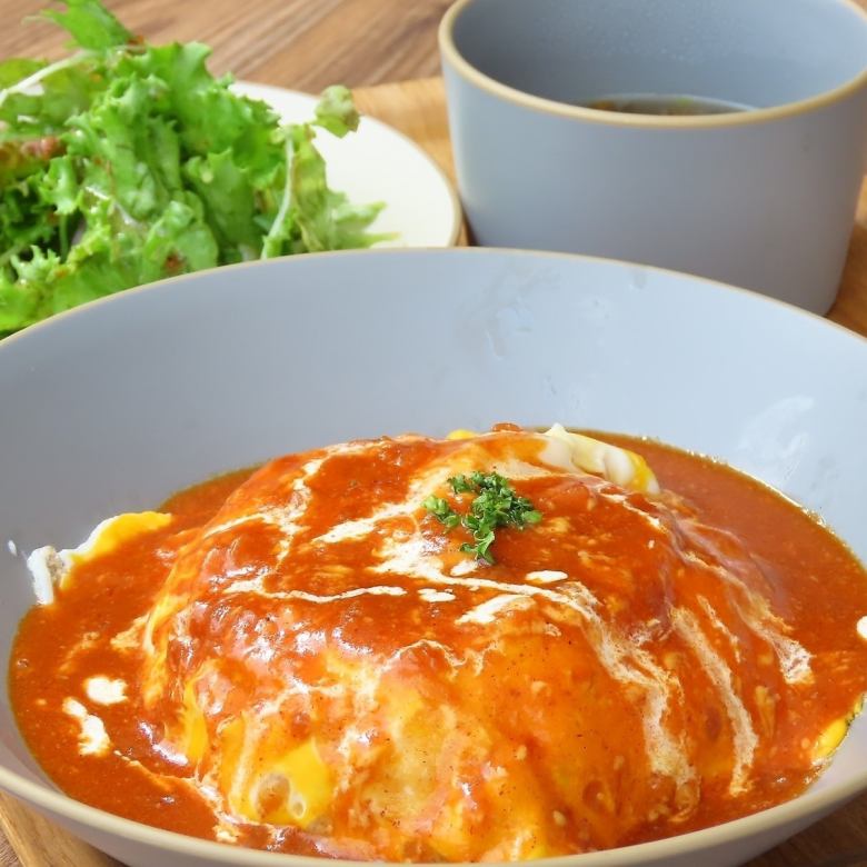 オムライス【ミニサラダ・スープ付き】
