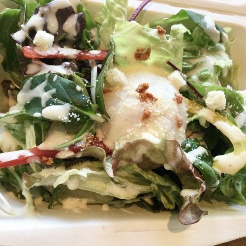 シーザーサラダ　温泉卵のせ※テイクアウトは全て、前日迄のご予約分のみ承ります