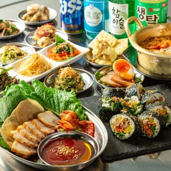 Panchan (obanzai) 套餐 3,000 日元 ◆panchan、choregi 沙拉、负鼠、紫菜包饭等 8 道菜。