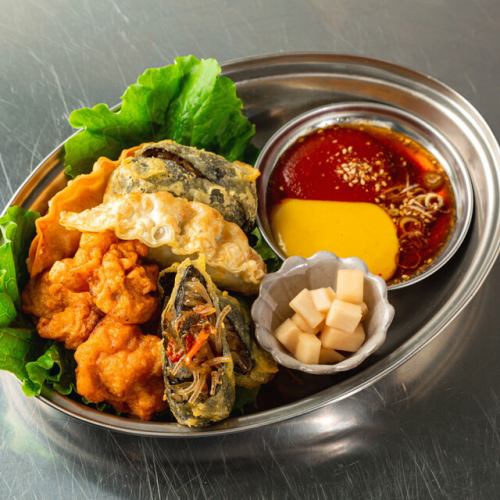 Kinmari (Korean vermicelli wrapped in seaweed)