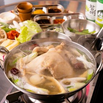 All-you-can-drink included ◆ Whole chicken full of collagen ◆ Dakgalbi course 6000 yen
