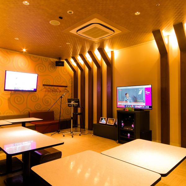 【少人数ももちろんＯＫ！】最新のLIVE DAMやJOYSOUNDがお楽しみいただけます！少人数からご利用いただけるお部屋やパーティーでもご利用いただけるお部屋など多数ご用意しております！お好きなお席でお楽しみください◎