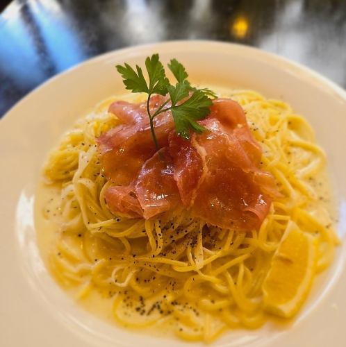 サーモンのクリームパスタ