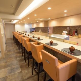 Relax at the spacious counter seats