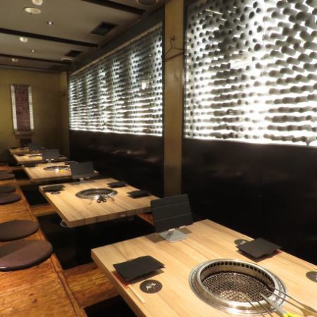 A private room that can accommodate up to 25 people.You can spend a relaxing time in the sunken kotatsu.Perfect for banquets and drinking parties with a large number of people! We will change the layout according to the number of people, so please feel free to contact us when making a reservation.