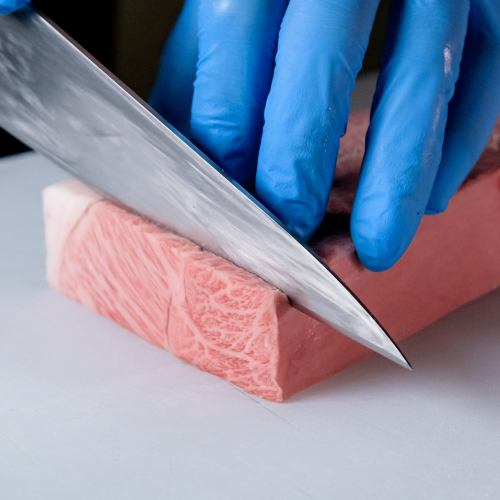 肉職人の目利き― プロの眼と秘伝の味が生む