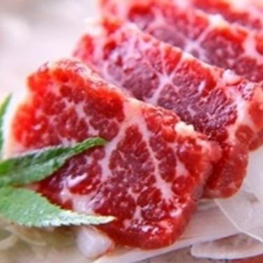 [Directly delivered from Kumamoto Prefecture] Marbled horse sashimi