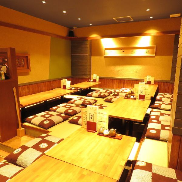 We prepare a lot of digging tatami room.For 1 to 26 people OK ◎ Stretch your feet comfortably and enjoy delicious specialty dishes and drinks.For consultations of large and small banquets, please feel free to contact us.