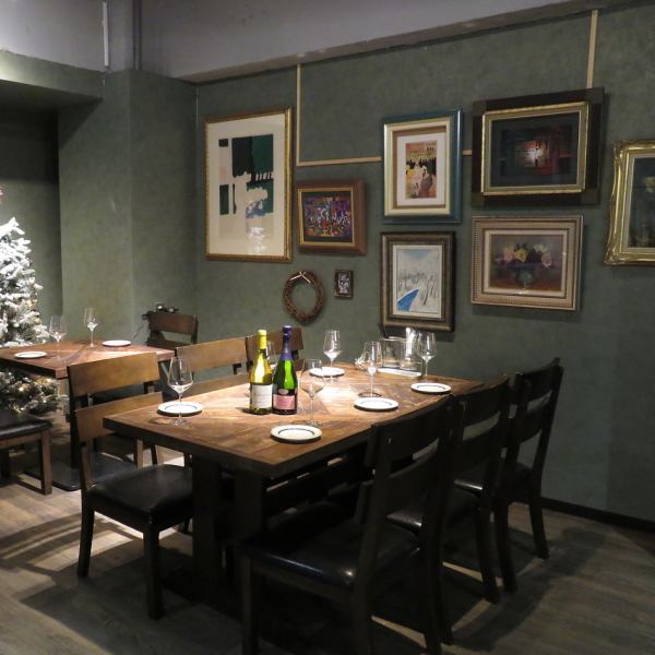 The restaurant has a stylish and calm atmosphere with carefully designed interiors, so no matter where you take a photo, it will look great on social media.The restaurant can also be reserved for private parties for 30 to 60 people.Please feel free to contact the store.