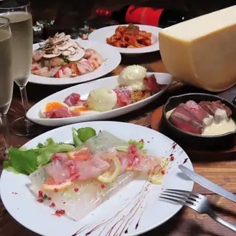 お得になって新登場♪女子会コース♪ラクレットチーズ・デザート等料理７品２時間飲み放題付き♪
