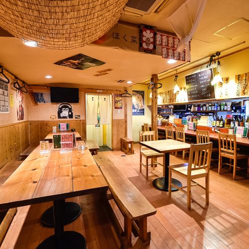 <p>【ひとり飲みにも、大人数の宴会にも◎】カウンター席、テーブル席、お座敷席と様々なタイプのお席をご用意しております。カウンター席でひとり飲みをしたり、お座敷席で宴会を楽しんだりと様々なシーンでご利用いただけます！</p>