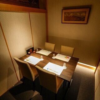 【個室あり】二人から使える個室空間で接待、デート、記念日などの大切な瞬間にぜひご利用ください※個室料別途頂いております