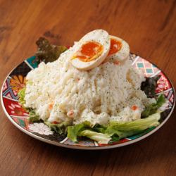 ポテトサラダの半熟卵のせ