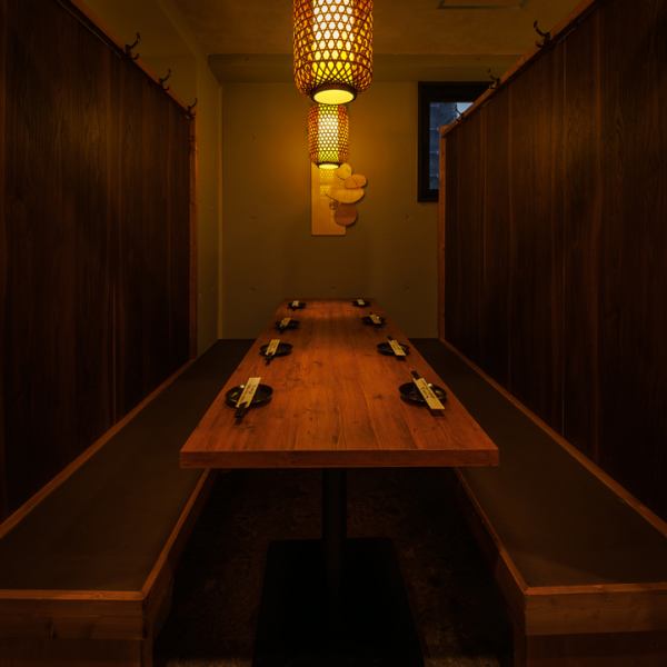 田町駅徒歩3分の好立地！ベンチシート仕様でゆったりと座れ、会社帰りの飲み会や女子会、接待にもオススメです！当日予約・席のみ予約も承っておりますので、お気軽にお問い合わせください！