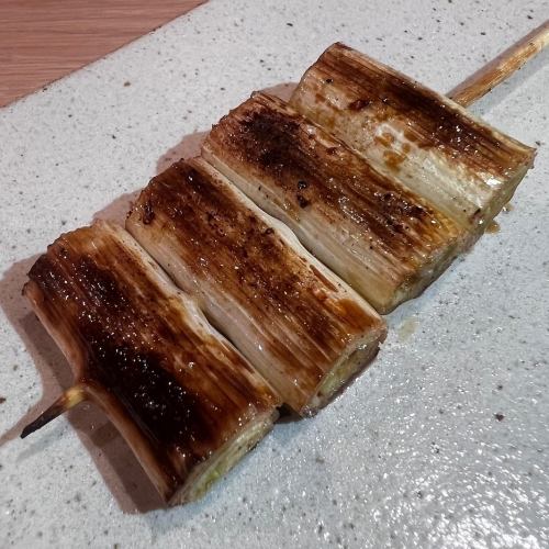 Grilled green onions