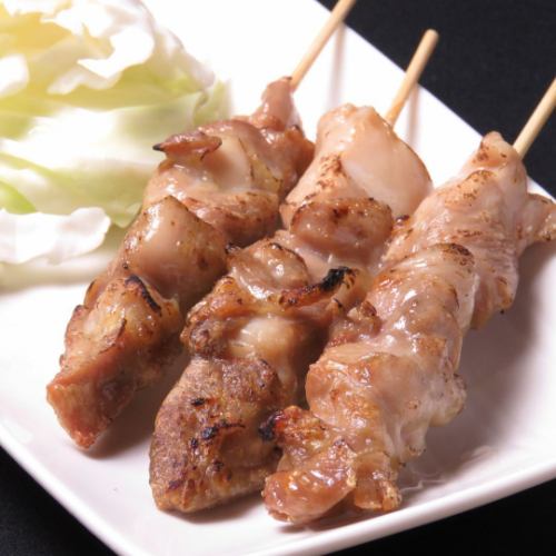 Chicken thigh skewers (with sauce or salt)