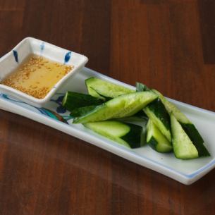 Cucumber with sesame and salt