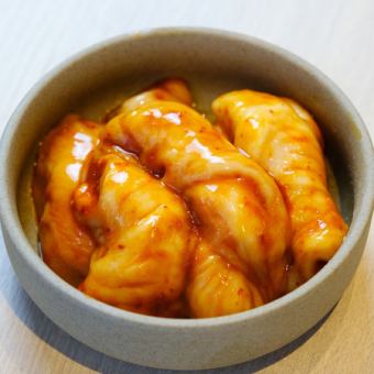 和牛マルチョウ(塩ダレ・辛味噌)