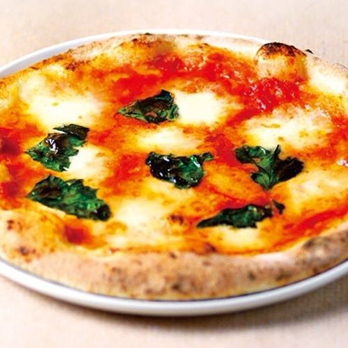 [Baked in an authentic stone oven] Authentic pizza made with carefully selected Italian wheat