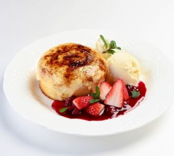 スフレパンケーキ・苺のブリュレ