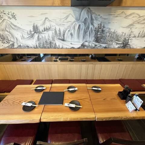 アットホームな雰囲気で当店自慢の料理をお楽しみください。