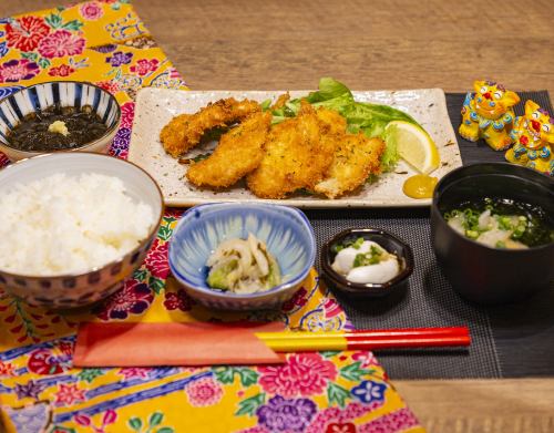 【月】日替わり定食（鶏むね肉のチキンカツ）