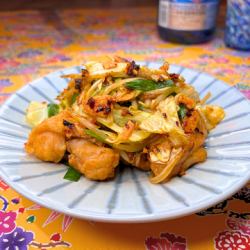 鶏唐揚げとタマナーの島ラー油ちゃんぷるー