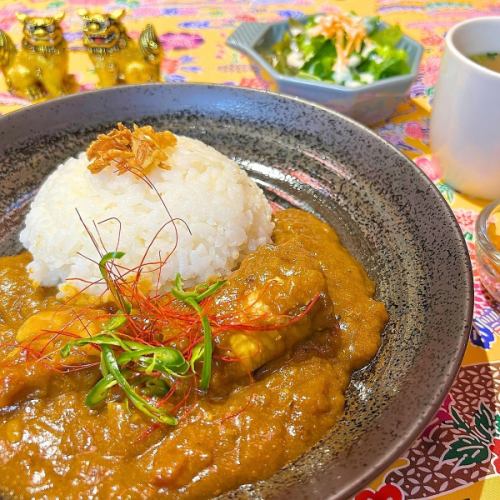 【5月 月替わり】ラフテー入りスパイシーカレー