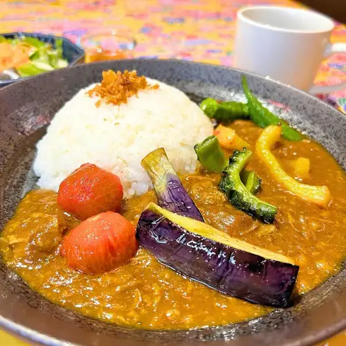 [Summer Limited] Spicy Curry with Rafute (Okinawan Braised Pork) and Summer Vegetables