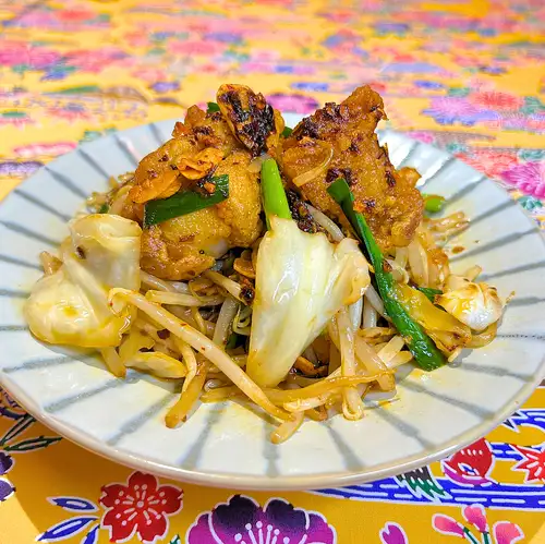 Popular! Fried Chicken and Tamana Island Chili Oil Champuru Set Meal