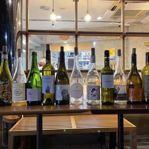 【相性◎】スパイス料理のために厳選！話題のオレンジワインなどこだわりの一杯と巡り会える