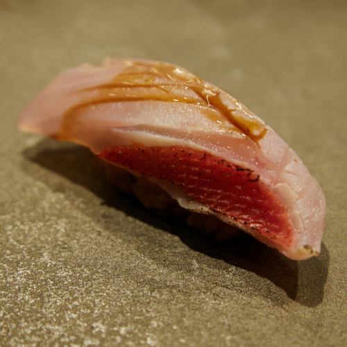 [NEW]极寿司套餐 ◆使用新鲜的鱼提供我们引以为豪的寿司