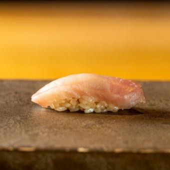 [NEW] Sushi Course: Enjoy the delicious rice made with a blend of red vinegar and rice vinegar