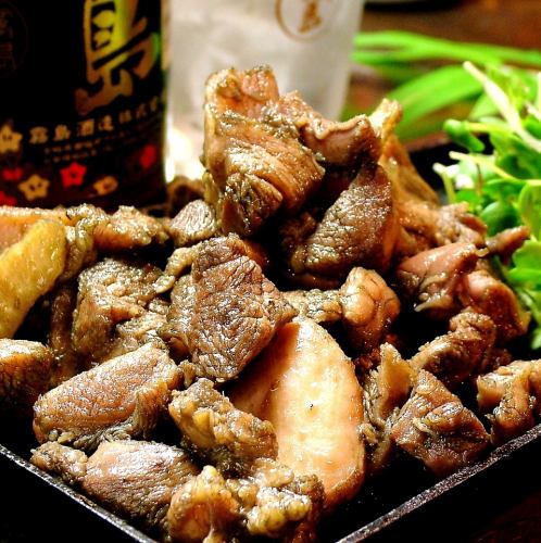 ``Jidori chicken'', which has soft and chewy meat and is full of flavor, is grilled over charcoal ♪ The famous ``Jidori chicken thigh grilled''