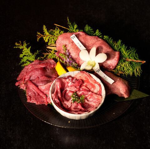 和牛・肉刺しを堪能