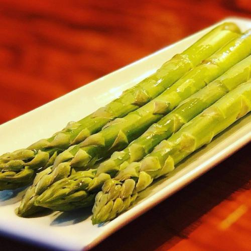 烤肉三浦 今天的推薦是...

“蘆筍”
正是當季時令！南會津蘆筍又厚又香！

「和牛牛腩排」
我們有美味的牛腩排存貨。它呈大理石狀，具有獨特的紋理。
店長推薦的。

“烤大蒜”
這個大蒜產自著名的大蒜產地多子町！
用炭火烤製後，香甜蓬鬆，美味極了！
如果你體力不足，請吃這個。

《麗巴卡庫》
新鮮的肝臟沾上自製的芝麻油味道鮮美！

#Michiura #Kunitachi #Yabo #Kunitachi 美食 #Kunitachi #Kunitachichi #Yakiniku #Yakiniku 餐廳 #A5 等級 #日本黑牛肉 #激素 #葡萄酒 #私人房間 #Kunitachis #Yakiniku #Yakiniku 餐廳 #A5 等級 #日本黑牛肉 #激素 #葡萄酒 #私人房間 #週年紀念使用 #Yakiniku 餐廳 #Kunitachi #instakin #