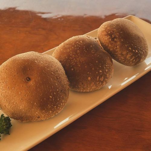 Tomorrow the 29th is "Meat Day"!!
Great deal day with 30% off Wagyu beef ribs🉐
Wagyu beef ribs are made with Kagoshima Prefecture's Kuroge Wagyu beef!

Today's Recommendation

"Specially Selected Grilled Shiitake Mushrooms"
Large and delicious shiitake mushrooms from Niigata Prefecture have arrived!
There are limited numbers so hurry up!

"Leveracak"
We have some delicious liver in stock today too!!
Liver eaten with homemade sesame oil is as delicious as raw liver.
⚠️Please be sure to heat before eating

"Wagyu Skirt Steak" and "Wagyu Kalbi" are also delicious.
I recommend it ♪

#Michiura #Kunitachi #Yaho #KunitachiGourmet #KunitachiLunch #KunitachiDinner #Yakiniku #YakinikuRestaurant #A5Rank #WagyuBeef #Hormone #Wine #PrivateRoom #Anniversary #YakinikuRestaurant #Kunitachi #Meat #MeatLover #MeatStagram #Gourmet #TokyoGourmet #YakinikuClub #instafood #instagood #LadiesDay #NiigataPrefecture #ShiitakeMushroom #Liver #LiverLover