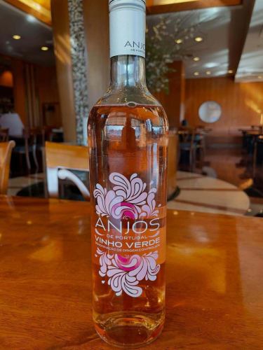 本日『ワインの日🍷』
全てのワインが20％OFFのお得な日🉐
オススメは『アンジョスロゼ』
微発泡ワイン、氷を入れた『かち割りスタイル』で飲むのがオススメです♪

火曜日なのでレディースデーでもあります。
女性のお客様には食後にアイスクリームをサービス🍨
今週は『マロンのアイスクリーム』

本日のオススメ
『レバカク』角切りレバーを自家製ごま油で食べる人気メニュー！
『菜の花のナムル』今しか食べれない季節限定ナムル！
『和牛ハラミ』希少で美味しい和牛のハラミです！
『ポッサム』豚バラを白菜で巻いて食べる韓国料理。

#三千浦 #国立 #谷保 #国立グルメ #焼肉